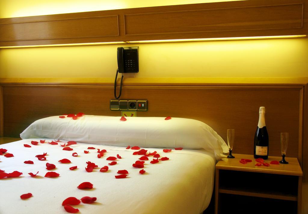Hostal Los Guerreros Toledo Room photo